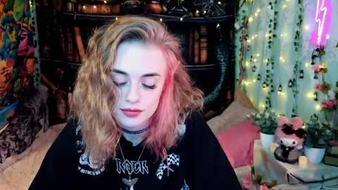 maybe_yours333 online show from 26, 5, 2026