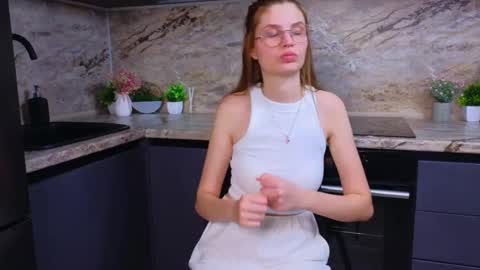 Mia online show from 11, 2, 2025