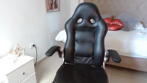 Snapshot of maydivaxox chatting on 19, 2, 2025 MAYA online show from 19, 2, 2025