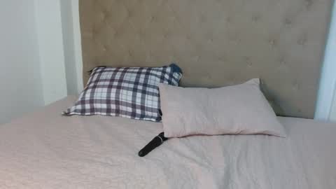 Snapshot of maydivaxox chatting on 8, 10, 2025 MAYA online show from 8, 10, 2025