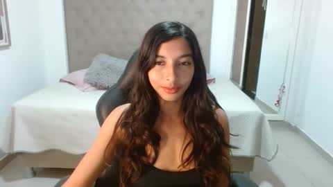 Snapshot of maydivaxox chatting on 27, 11, 2025 MAYA online show from 27, 11, 2025