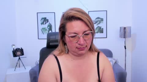 Mailyn online show from 8, 2, 2025