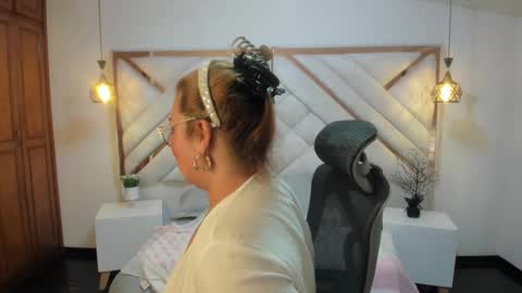 Mailyn online show from 10, 3, 2025