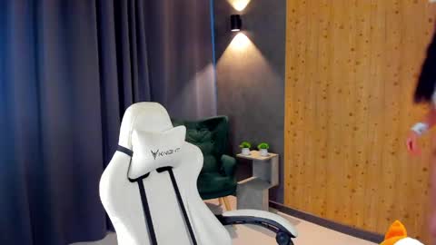 Snapshot of maymalina chatting on 10, 4, 2026 May online show from 10, 4, 2026