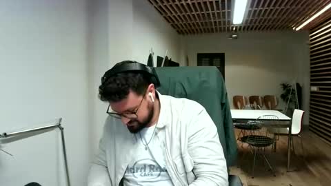 Snapshot of maythe4bwu chatting on 6, 12, 2024 maythe4bwu online show from 6, 12, 2024