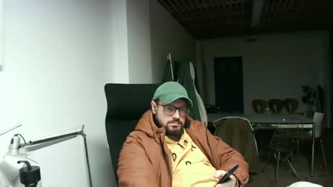 Snapshot of maythe4bwu chatting on 17, 12, 2024 maythe4bwu online show from 17, 12, 2024