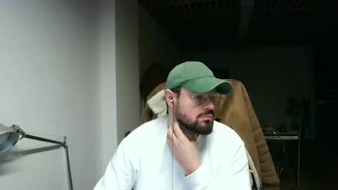 Snapshot of maythe4bwu chatting on 31, 12, 2024 maythe4bwu online show from 31, 12, 2024