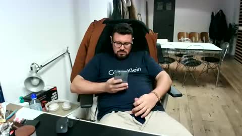 Snapshot of maythe4bwu chatting on 1, 10, 2025 maythe4bwu online show from 1, 10, 2025