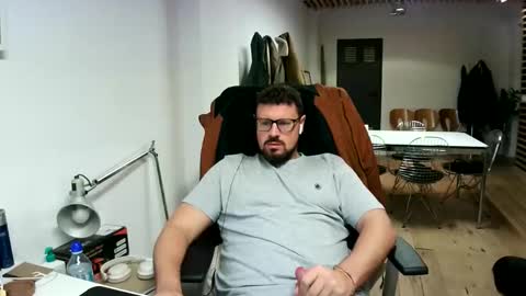 Snapshot of maythe4bwu chatting on 4, 10, 2025 maythe4bwu online show from 4, 10, 2025