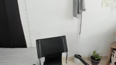 Snapshot of mazikeen_18 chatting on 7, 1, 2025 mazikeen_18 online show from 7, 1, 2025