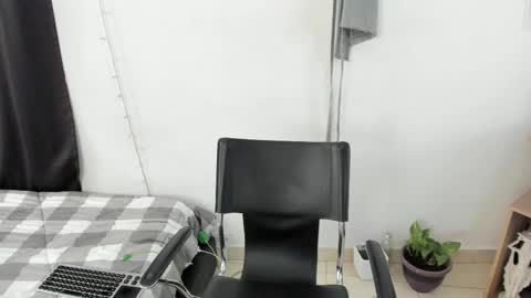 Snapshot of mazikeen_18 chatting on 1, 3, 2025 mazikeen_18 online show from 1, 3, 2025