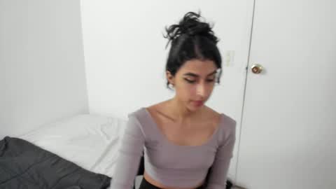 Snapshot of mazikeen_18 chatting on 27, 11, 2025 mazikeen_18 online show from 27, 11, 2025