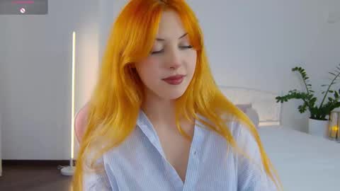 Snapshot of mazymayes chatting on 16, 11, 2025 Mazy online show from 16, 11, 2025