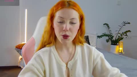 Snapshot of mazymayes chatting on 17, 11, 2025 Mazy online show from 17, 11, 2025