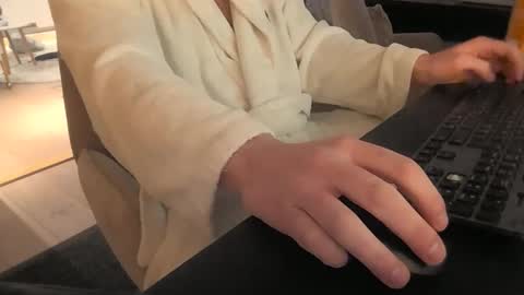 Snapshot of mbryni chatting on 19, 12, 2025 mbryni online show from 19, 12, 2025