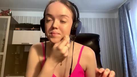 Hello Lisa here   Help me to make 50 thumbs up 333 online show from 17, 10, 2025