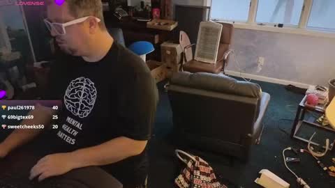 Snapshot of mckhero chatting on 23, 12, 2024 Sean online show from 23, 12, 2024