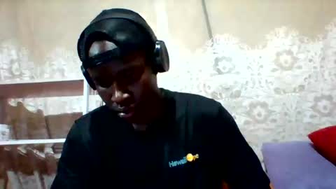 Snapshot of mclntz_bbc chatting on 19, 2, 2025 mclntz_bbc online show from 19, 2, 2025