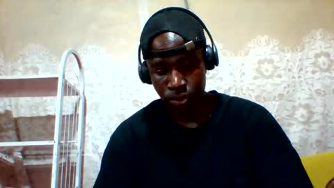 Snapshot of mclntz_bbc chatting on 6, 3, 2025 mclntz_bbc online show from 6, 3, 2025