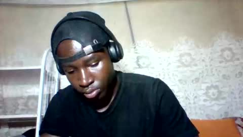 Snapshot of mclntz_bbc chatting on 12, 3, 2025 mclntz_bbc online show from 12, 3, 2025