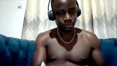 Snapshot of mclntz_bbc chatting on 10, 10, 2025 mclntz_bbc online show from 10, 10, 2025