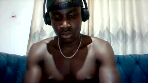 Snapshot of mclntz_bbc chatting on 14, 10, 2025 mclntz_bbc online show from 14, 10, 2025