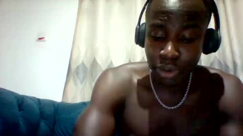 Snapshot of mclntz_bbc chatting on 21, 10, 2025 mclntz_bbc online show from 21, 10, 2025