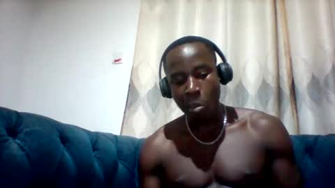 Snapshot of mclntz_bbc chatting on 23, 10, 2025 mclntz_bbc online show from 23, 10, 2025