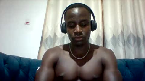 Snapshot of mclntz_bbc chatting on 24, 10, 2025 mclntz_bbc online show from 24, 10, 2025