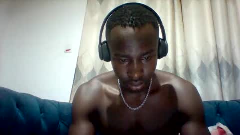 Snapshot of mclntz_bbc chatting on 5, 11, 2025 mclntz_bbc online show from 5, 11, 2025