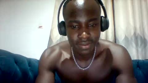 Snapshot of mclntz_bbc chatting on 6, 11, 2025 mclntz_bbc online show from 6, 11, 2025