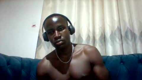Snapshot of mclntz_bbc chatting on 11, 11, 2025 mclntz_bbc online show from 11, 11, 2025