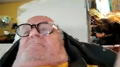 Snapshot of mcwire4 chatting on 24, 1, 2025 mcwire4 online show from 24, 1, 2025