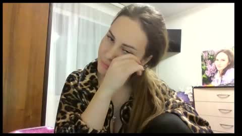 Snapshot of meadoweyes_ chatting on 30, 11, 2025 meadoweyes_ online show from 30, 11, 2025