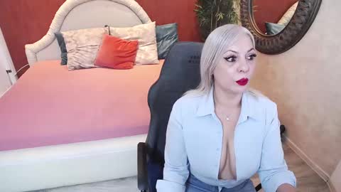 Snapshot of meamandax chatting on 11, 3, 2025 meamandax online show from 11, 3, 2025