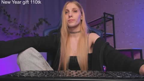 Snapshot of meandmaboy chatting on 27, 12, 2024 Anna online show from 27, 12, 2024