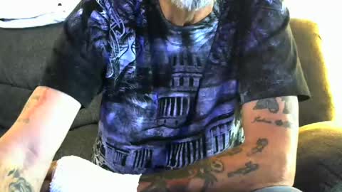 Snapshot of meathome3 chatting on 27, 12, 2024 me at home online show from 27, 12, 2024