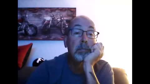 Snapshot of meathome3 chatting on 13, 10, 2025 me at home online show from 13, 10, 2025