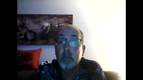 Snapshot of meathome3 chatting on 15, 10, 2025 me at home online show from 15, 10, 2025