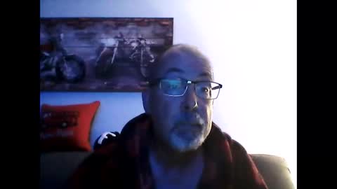 Snapshot of meathome3 chatting on 22, 10, 2025 me at home online show from 22, 10, 2025