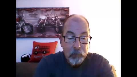 Snapshot of meathome3 chatting on 30, 11, 2025 me at home online show from 30, 11, 2025