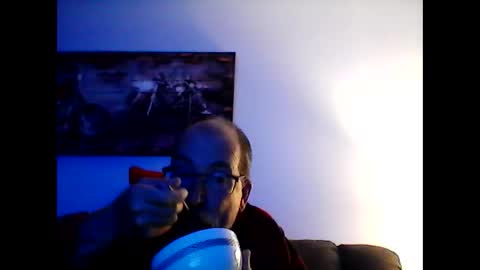 Snapshot of meathome3 chatting on 17, 12, 2025 me at home online show from 17, 12, 2025