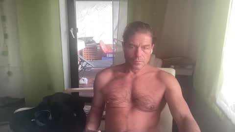 Snapshot of medeinoe chatting on 18, 12, 2025 medeinoe online show from 18, 12, 2025