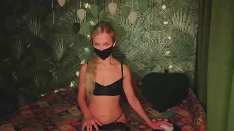 Snapshot of meeeewmeeeeow chatting on 2, 10, 2025 meeeewmeeeeow online show from 2, 10, 2025