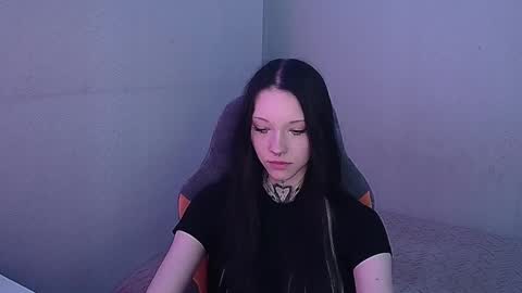 Snapshot of mefwhore chatting on 1, 10, 2025 mefwhOre online show from 1, 10, 2025