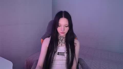Snapshot of mefwhore chatting on 13, 10, 2025 mefwhOre online show from 13, 10, 2025