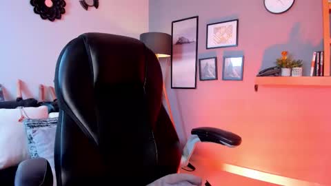 Snapshot of megaan_grey_ chatting on 15, 11, 2025 Megan Grey 3 online show from 15, 11, 2025