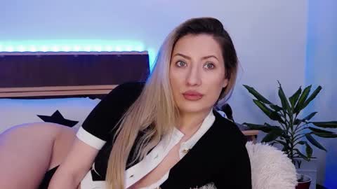 Megan Blazee  online show from 21, 2, 2025