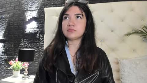     online show from 17, 2, 2025