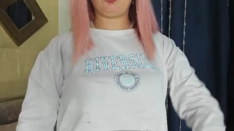 Snapshot of megan_devon chatting on 8, 7, 2026 online show from 8, 7, 2026